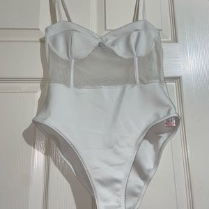 🍂White sheer mesh fitted rib knit bodysuit